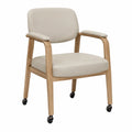 Chaise en bois et cuir synthétique avec roulettes beige